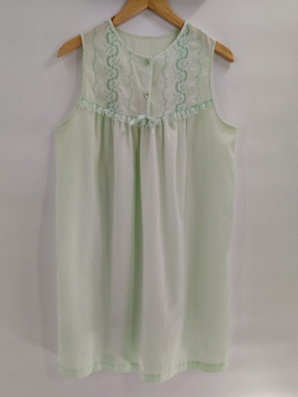 Vintage Nightgown Size Medium Green Embroidered Lace Gilead